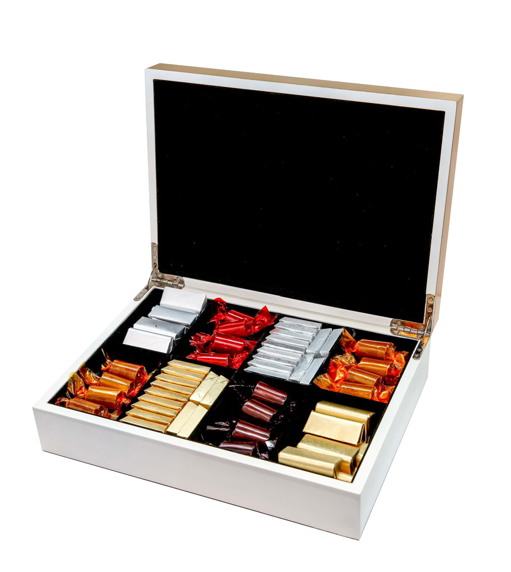 Msquare Gallery item White Tea Box